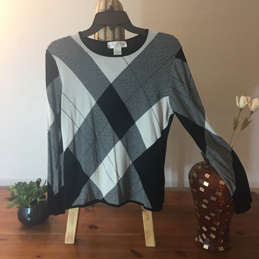 DONCASTER Black & Cream Pattern Sweater